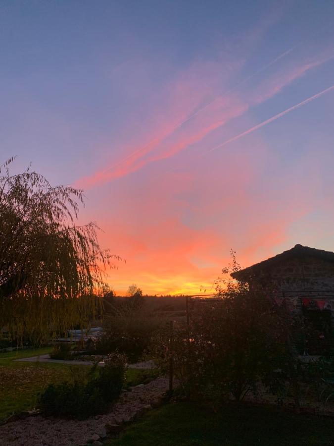 Bay Tree Corner Bed & Breakfast Saint-Bazile Bagian luar foto